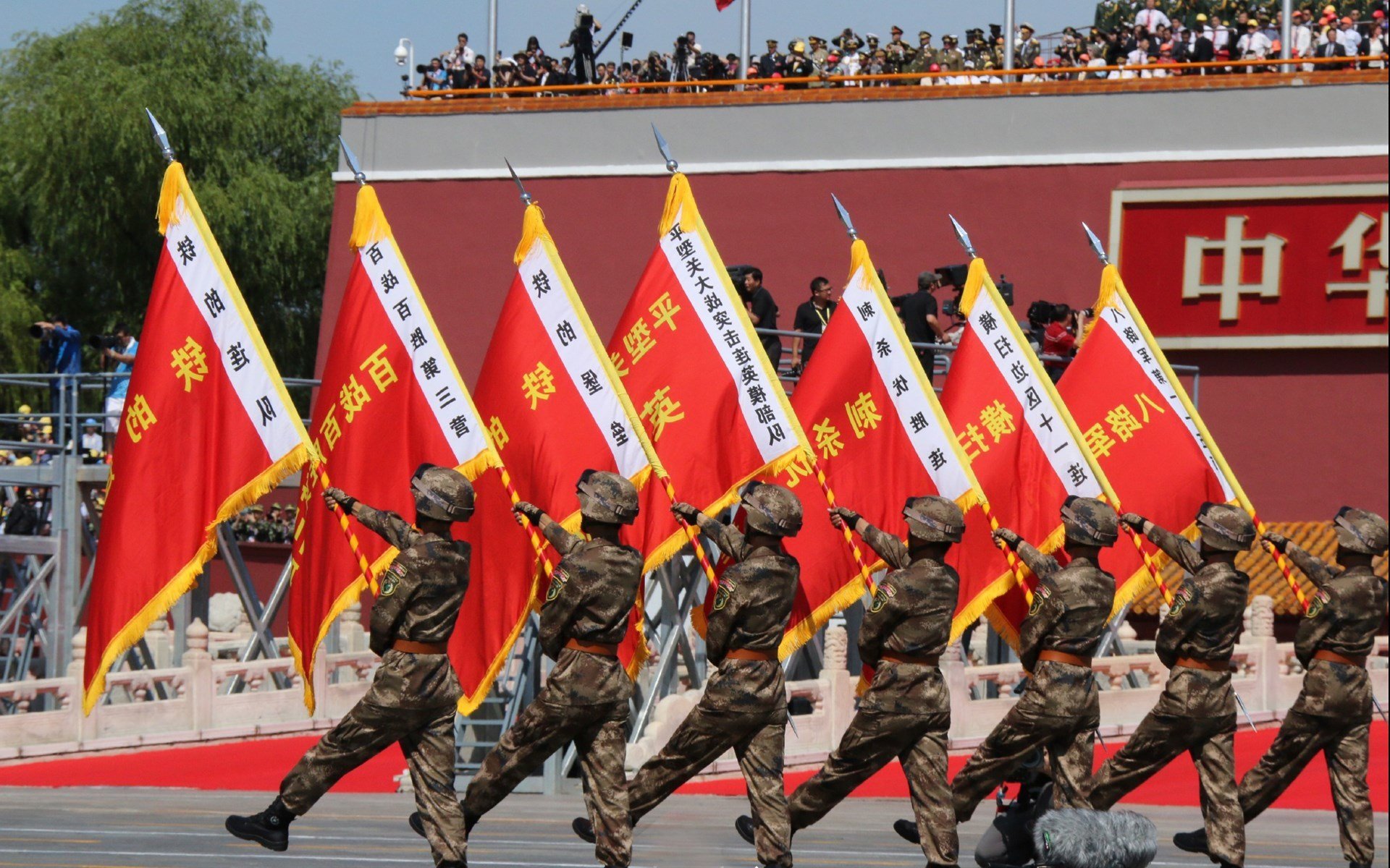 九游电脑版-奇亚拉·佩拉卡尼与马泰奥·桑托罗跳板动作协调完美